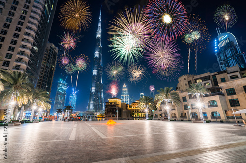 Billede på lærred Fireworks display at town square of Dubai downtown
