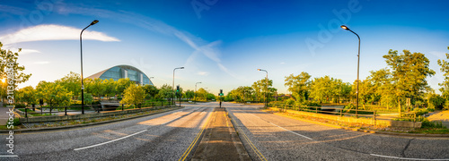 Obraz na plátně Avebury boulevard panorama in Milton Keynes, Buckinghamshire