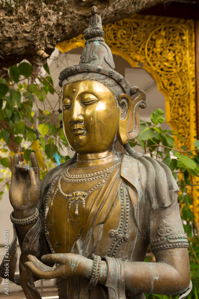 Obraz premium bronze buddha statue