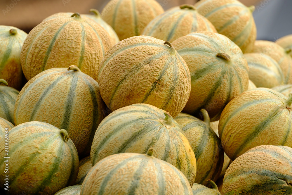 Les melons de Provence sur le marché.	