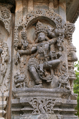 Sculptures of dancing Shiva, North East wall, Kedareshwara Temple, Halebid, Karnataka
