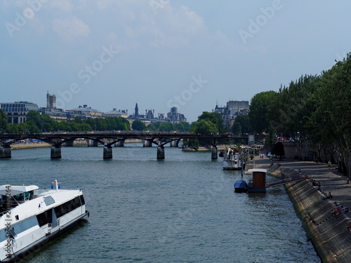 Seine mit Ausflugsboot