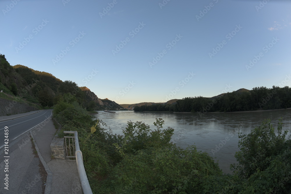 Fototapeta Donau bei Sonnenuntergang in Dürnstein