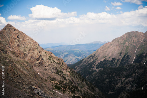 Fototapeta Naklejka Na Ścianę i Meble -  Scenic, landscape view of mountains on a hike near Vail, Colorado. 