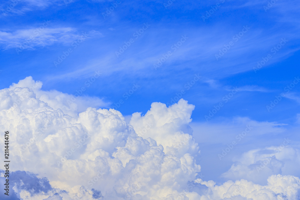 Fototapeta premium 青空と白い雲