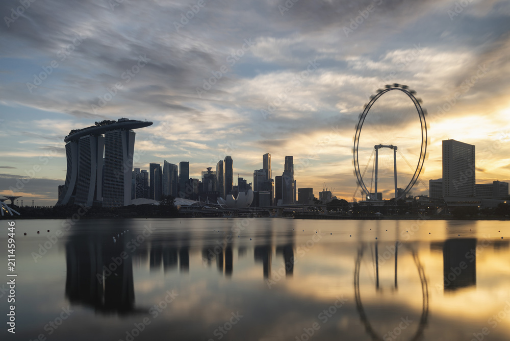 Obraz premium Skyline of Marina Bay at sunset, Singapore
