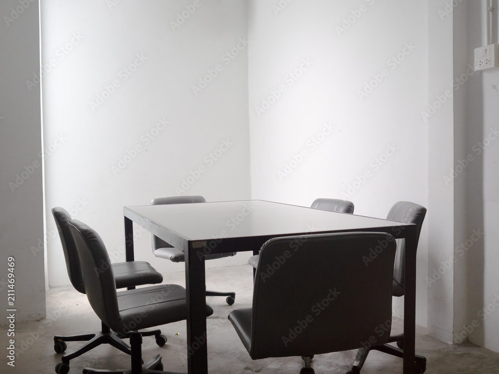 Simple cheap and small meeting room for team discussion.