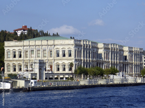 Ciragan-Palast am Bosporus © sassenfeld