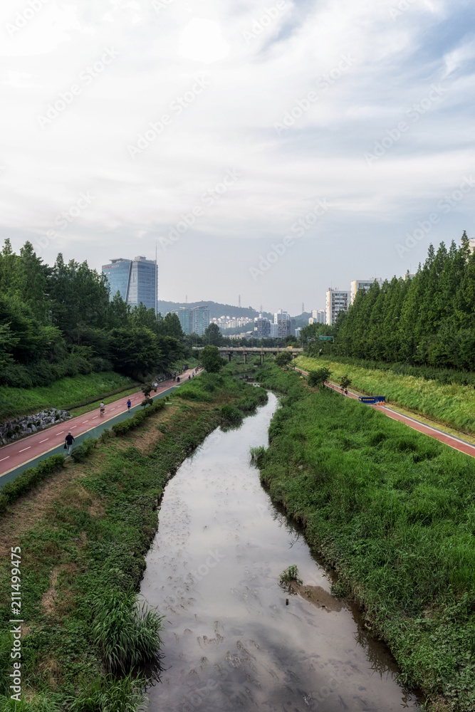 Jogging pathway near Han River
