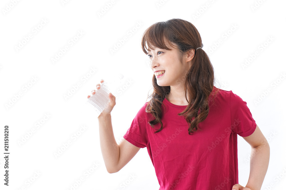 水分補給をする女性 水分補給をする女性