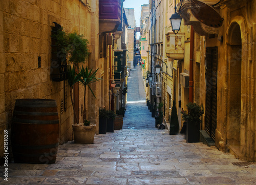 Fototapeta Naklejka Na Ścianę i Meble -  Strait Street in Valletta, Malta