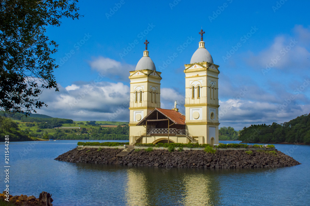 church towers in Brazil-Itá