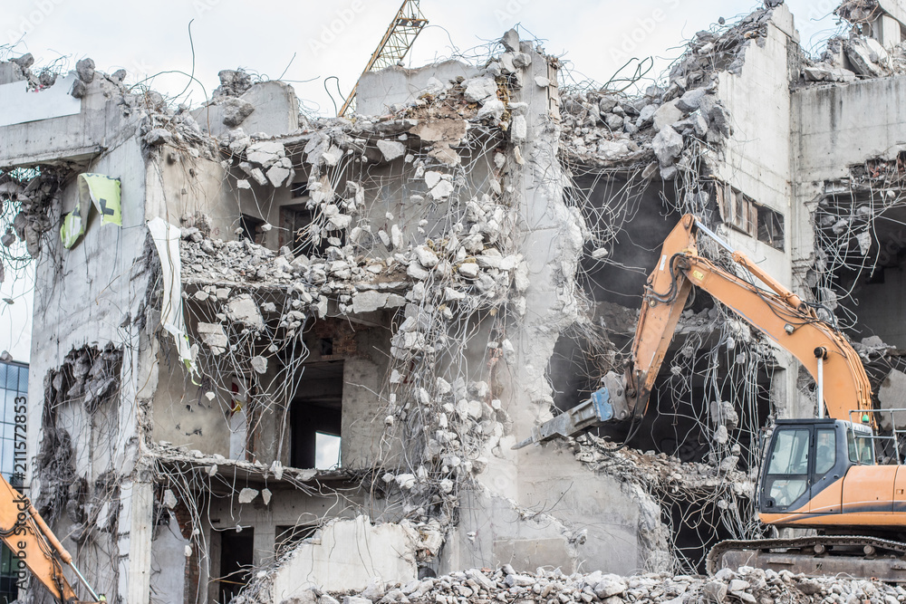 Fototapeta premium destruction of an old concrete building