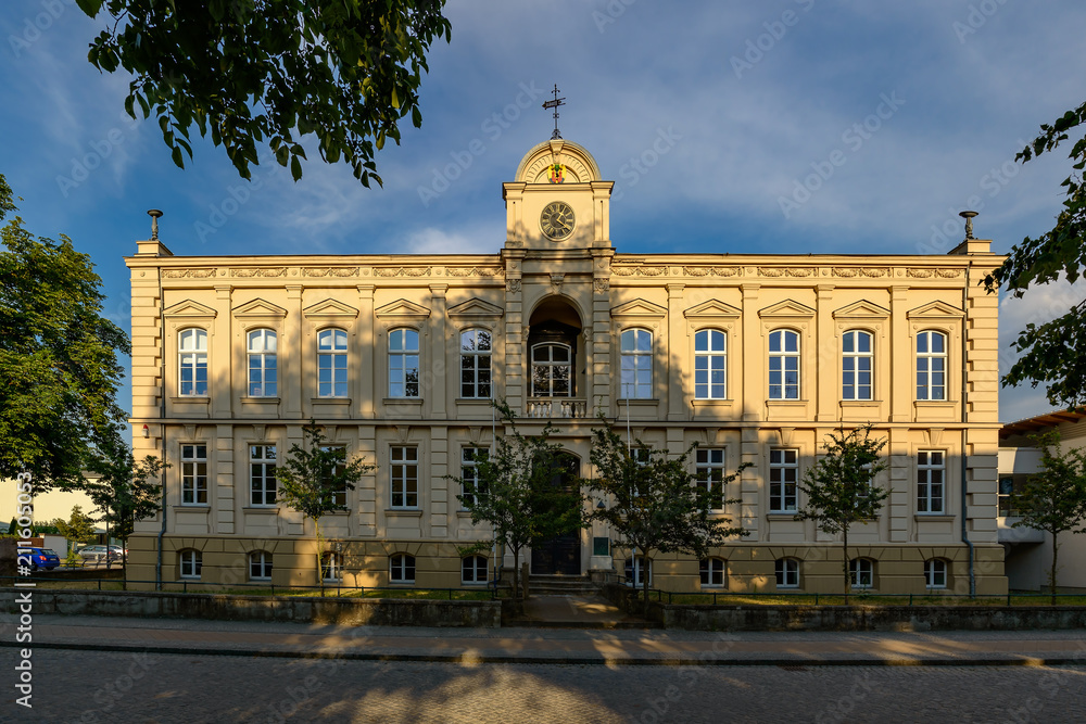 Denkmalgeschütztes ehemaliges Städtisches Progymnasium (heute Richard-Wossidlow-Gymnasium) der Stadt Waren