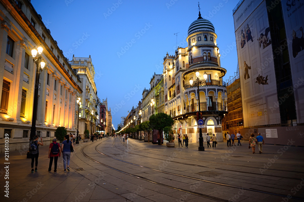 Obraz premium Seville, Spain - June 21, 2018: Avenida de la Constitución Street in Seville.