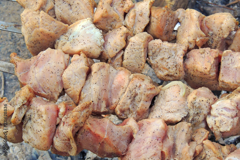 to grill meat at the stake to grill meat at the stake
