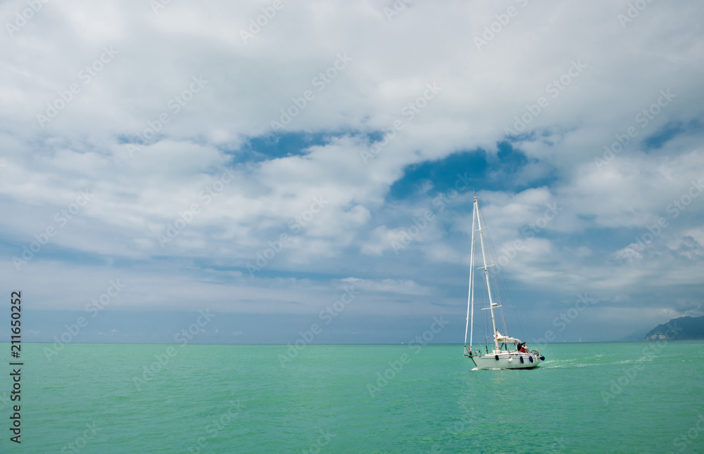 Naklejka premium yacht in the sea