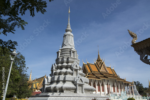 CAMBODIA PHNOM PENH ROYAL STUPA