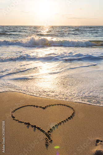 Wallpaper Mural Heart in the sand Torontodigital.ca