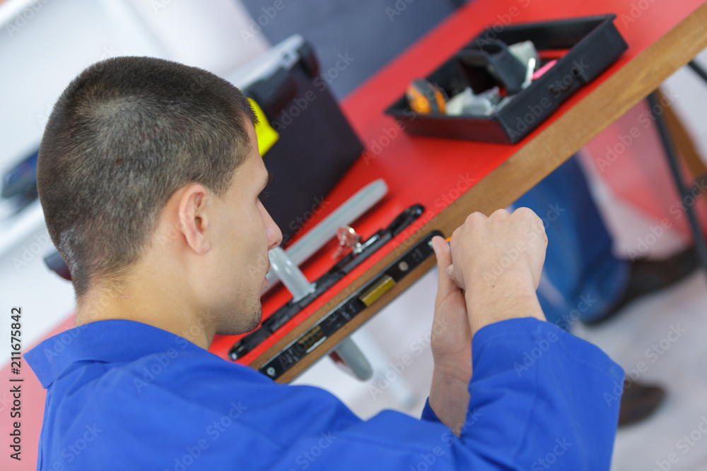 Contractor fitting door locking mechanism Contractor fitting door locking mechanism