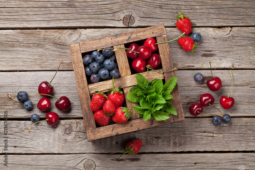 Fresh summer berries box Fresh summer berries box