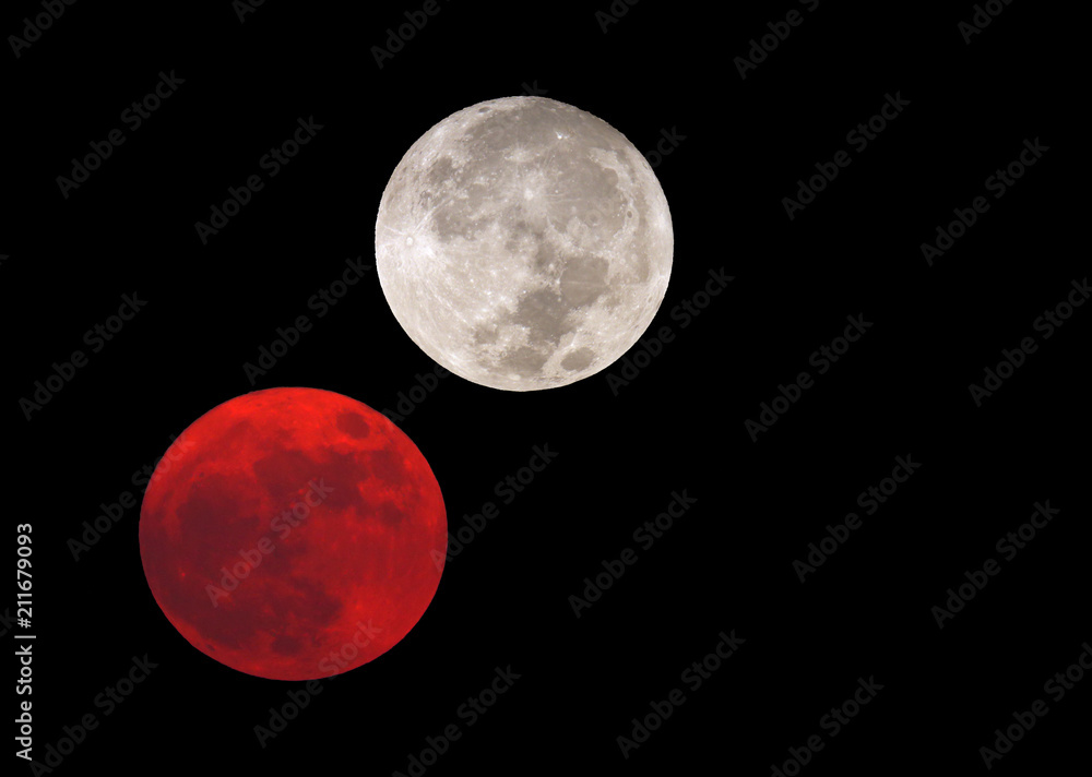 Obraz premium Blood red Supermoon that gradually turned into Silver on 14 November, 2016 at Bahrain