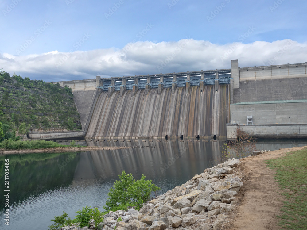 Obraz premium Table Rock Lake Dam