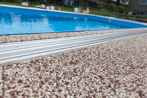 Obraz na płótnie Coloured Concrete Around Pool w salonie
