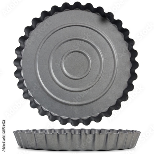 The round shape of the utensils for baking. Baking Dish on isolated background