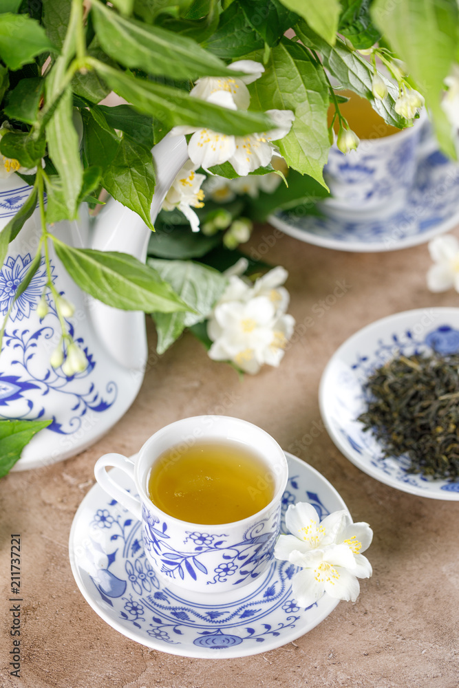 A gorgeous tea set with fragrant green tea. Green tea with a taste of jasmine. A gorgeous tea set with fragrant green tea. Green tea with a taste of jasmine.