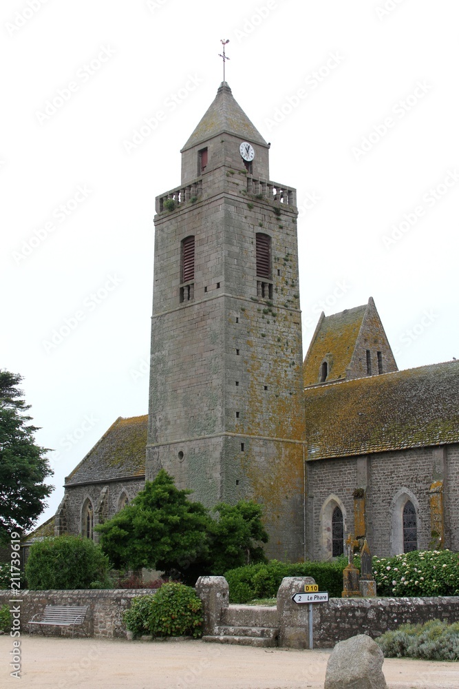 l'église de Gattevile le phare dans le Cotentin en Normandie