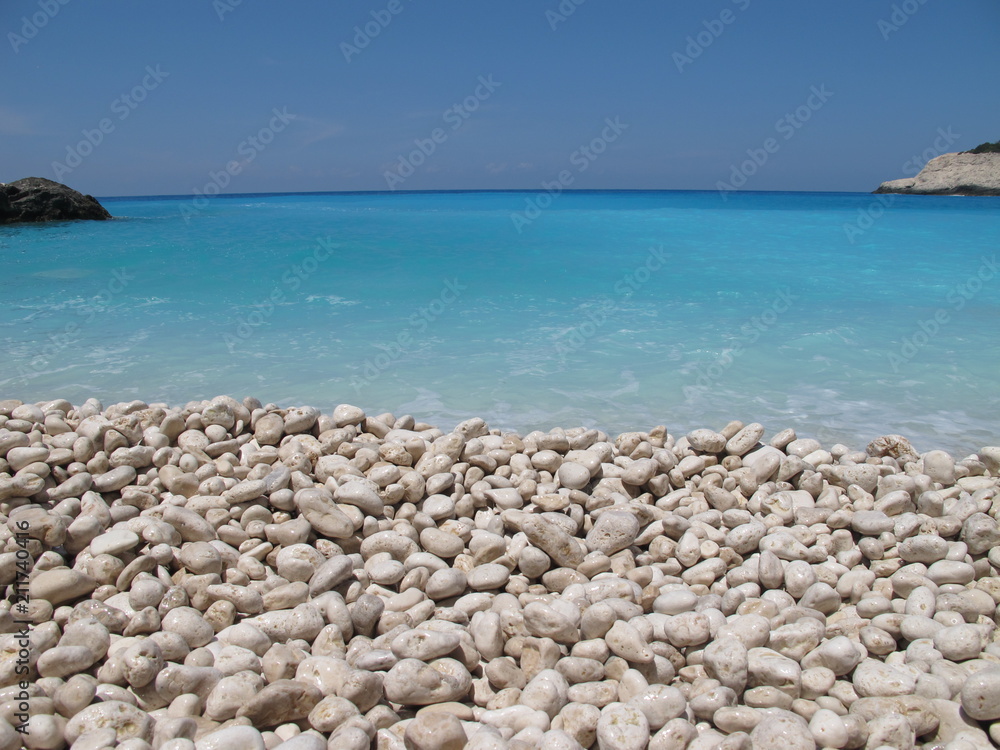Fototapeta premium kiesstrand in griechenland