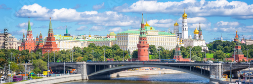 panorama-kremla-i-rzeki-moskwy