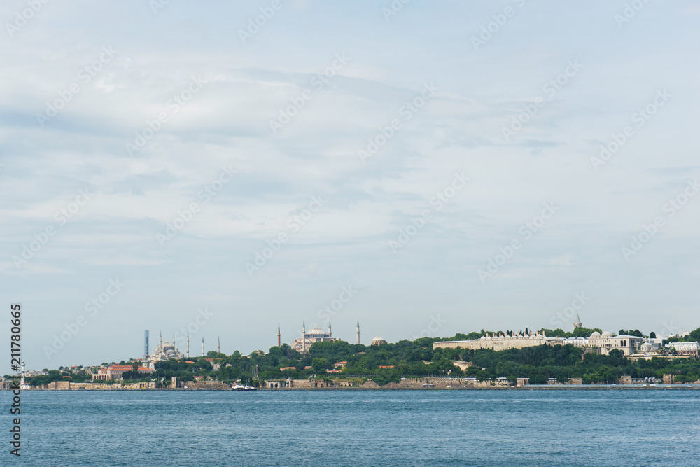 Panoramic view of the historical complex: the Topkapi Palace, Ayasofya and Sultanahmet Camii from the Bosporus. 
