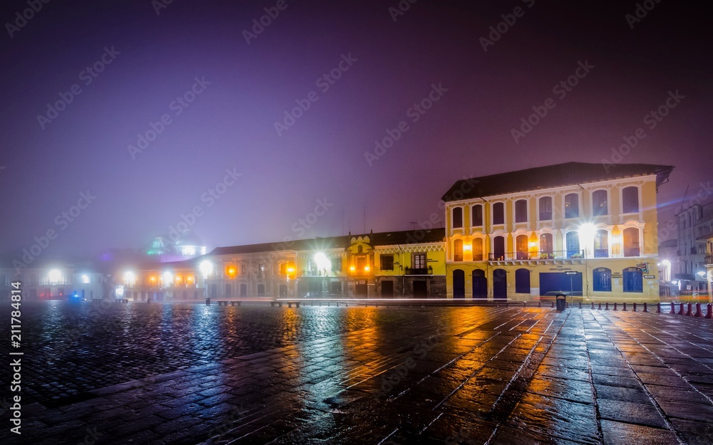 Quito Plaza San Francisco bei nacht Quito Plaza San Francisco bei nacht
