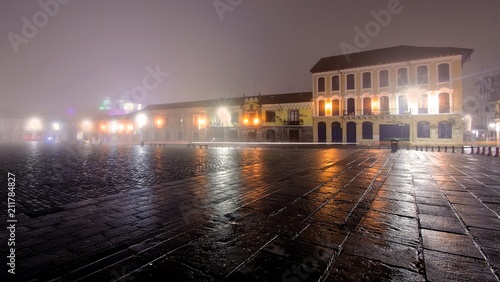 Quito Plaza San Francisco bei nacht
