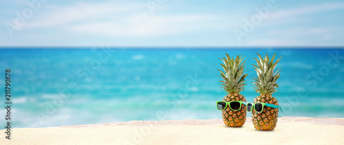 Fototapeta Naklejka Na Ścianę i Meble -  pineapple and beach space 