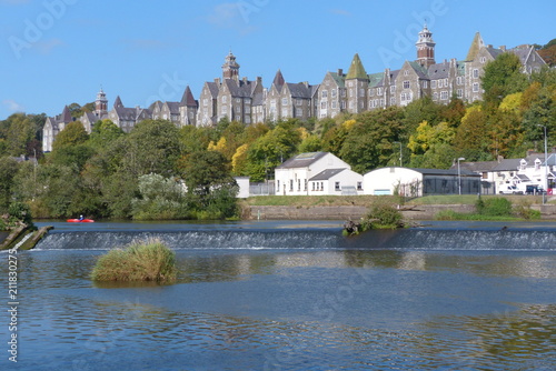 Tableau sur toile River Lee and Atkins Hall in the distance, Cork city, Ireland