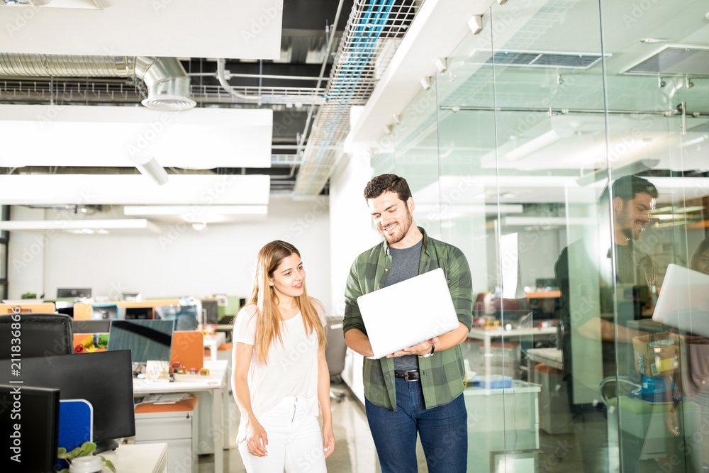 Obraz premium Business team working together in office