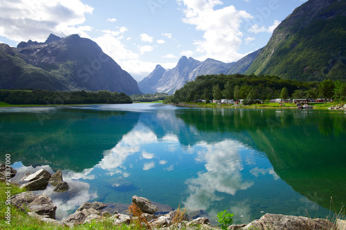 Fototapeta Naklejka Na Ścianę i Meble -  Still mountain lake in Norway (Andalsnes)