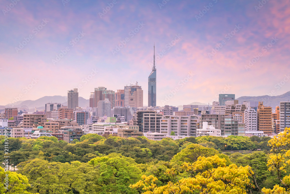 Fototapeta premium Panoramę miasta Fukuoka w Japonii