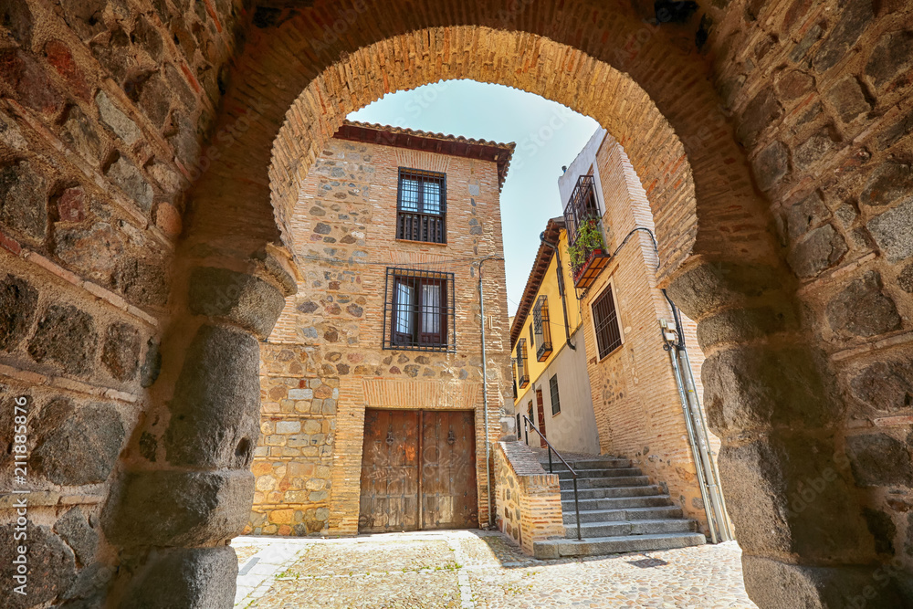 Old medieval town in Toledo, Spain - obrazy, fototapety, plakaty 