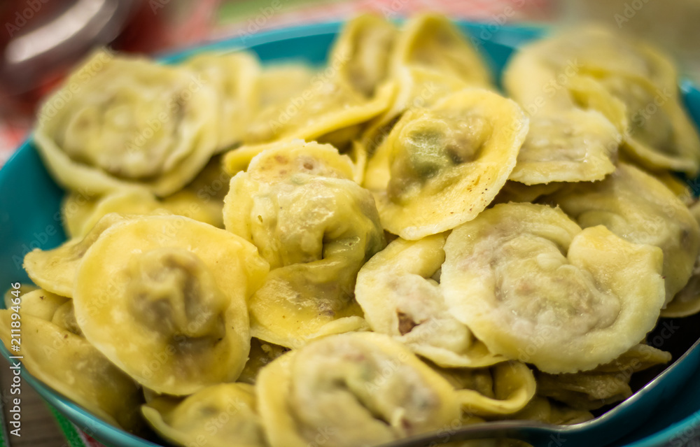 tortellinnis en un bowl tortellinnis en un bowl