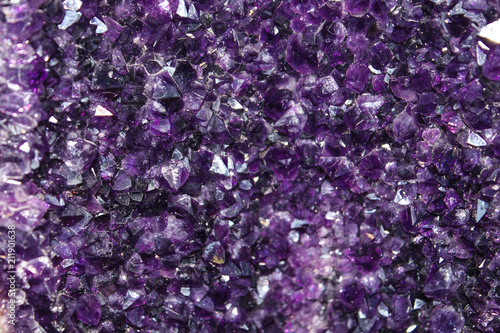 Geoda de Cuarzo Amatista púrpura violeta cristal photo