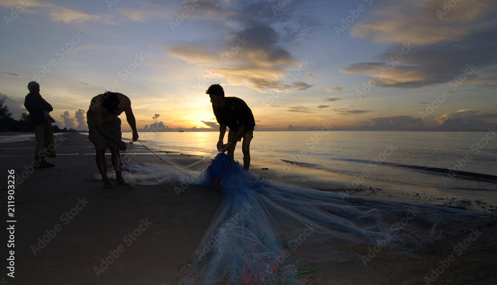 Thai Fishermen 