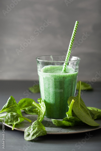 green spinach smoothie with spirulina, chia seed, lime, apple