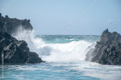 Ocean crash on the rocks