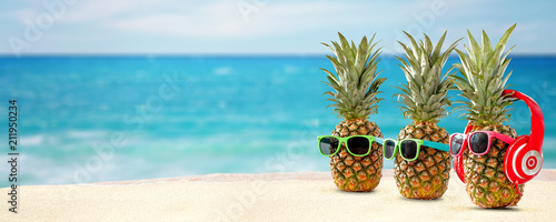 Fototapeta Naklejka Na Ścianę i Meble -  fresh pineapple on beach 