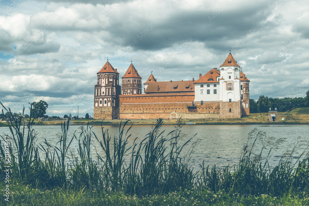 Fototapeta premium medieval castle in the city of Mir