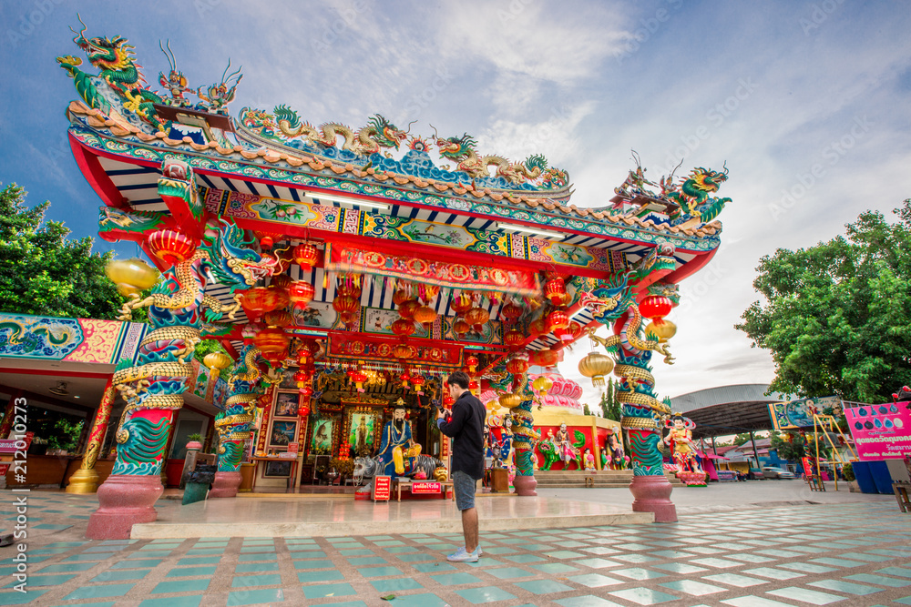 Obraz premium Wat Samanratanaram (Temple of the Ganesh): 18th June 2018. People have to worship throughout the day. Located in downtown Chachoengsao, Thailand.